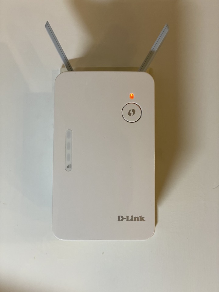點我看大圖 更上一層樓 打破空間的障礙 D-Link E15 無線延伸器