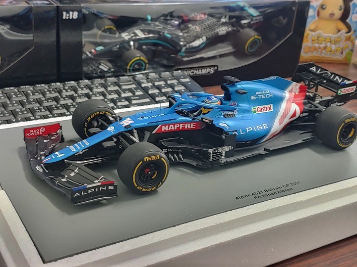 [開箱]1/18 SPARK ALPINE F1  TEAM  A521 FERNANDO ALONSO 2021