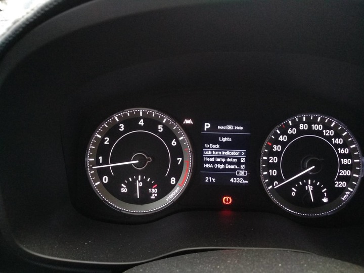 VENUE的業務員忘記說的事,以及駕車油耗實際測試,和操駕心得