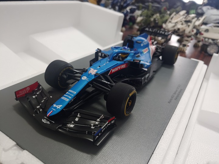 [開箱]1/18 SPARK ALPINE F1  TEAM  A521 FERNANDO ALONSO 2021