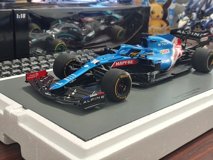 [開箱]1/18 SPARK ALPINE F1  TEAM  A521 FERNANDO ALONSO 2021