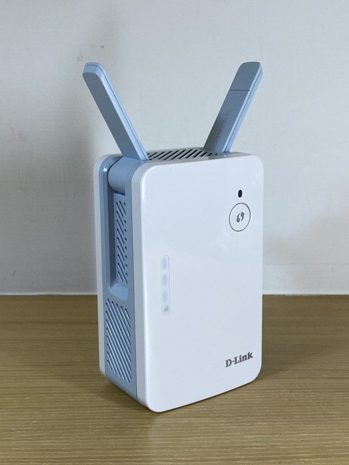 點我看大圖 更上一層樓 打破空間的障礙 D-Link E15 無線延伸器
