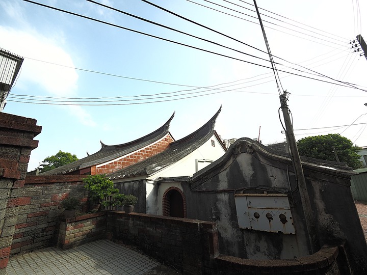 新埔 味衛佳柿餅觀光農場|桂花園人文餐館|新埔老街散策〔劉氏家廟、新埔潘屋、螃蟹穴洗衫窟、朱氏家廟〕