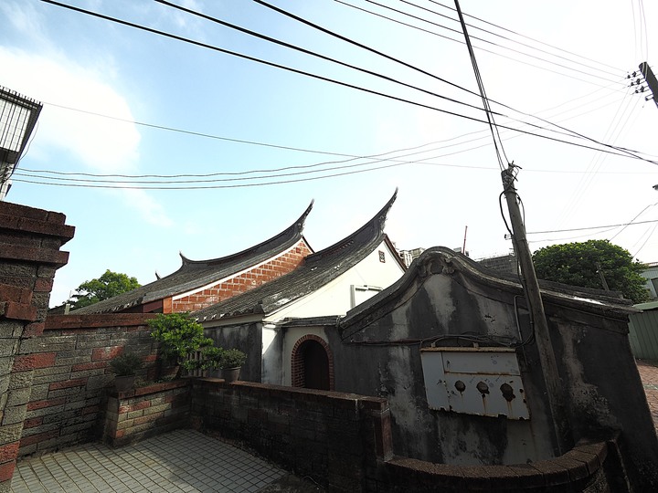 新埔 味衛佳柿餅觀光農場｜桂花園人文餐館｜新埔老街散策〔劉氏家廟、新埔潘屋、螃蟹穴洗衫窟、朱氏家廟〕