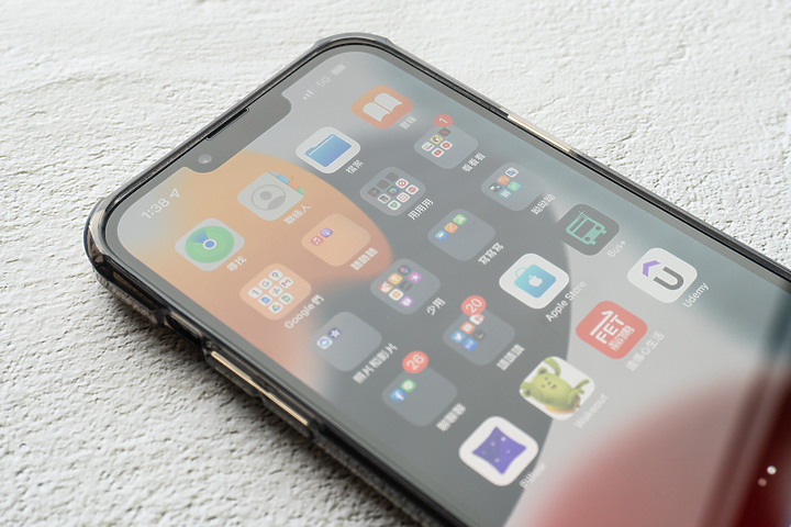 SwitchEasy魚骨牌推出iPhone 13 Odyssey保護殼+掛繩 外出單手輕鬆拿、輕鬆用iPhone
