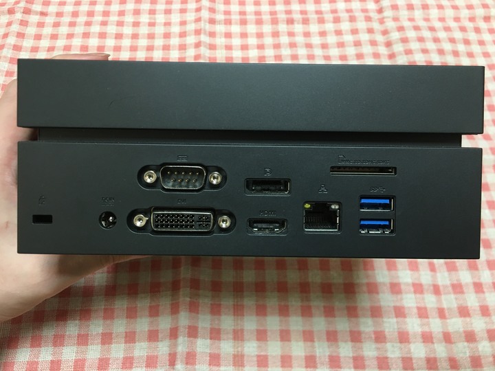 [輕開箱] 華碩迷你電腦結合螢幕當做AIO