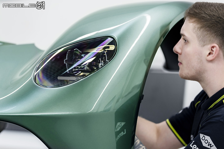 【海外新訊】馬丁女神下凡!Aston Martin Valkyrie組裝下線,即將交付給首位車主