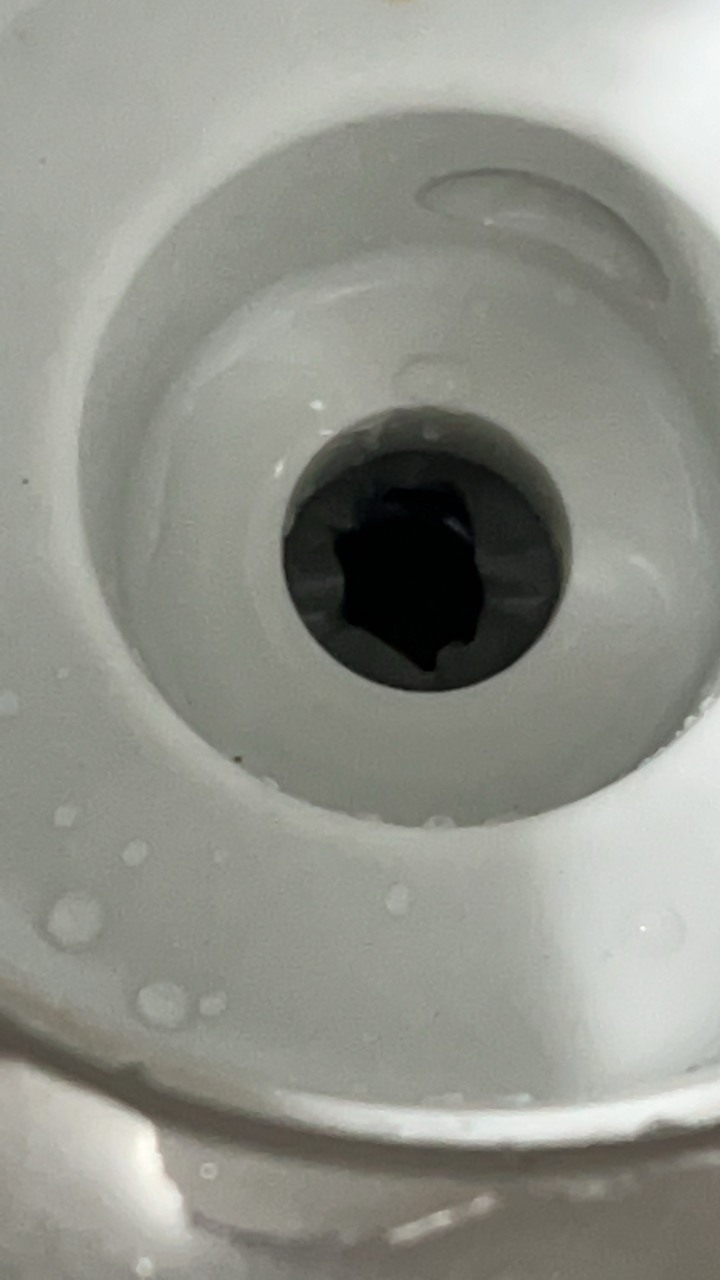 有沒有排水達人幫忙看一下新裝的櫻花廚房排水問題。