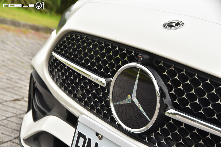 車主來開箱｜Mercedes-Benz New C300試駕｜動力、科技、顏值一次滿足！