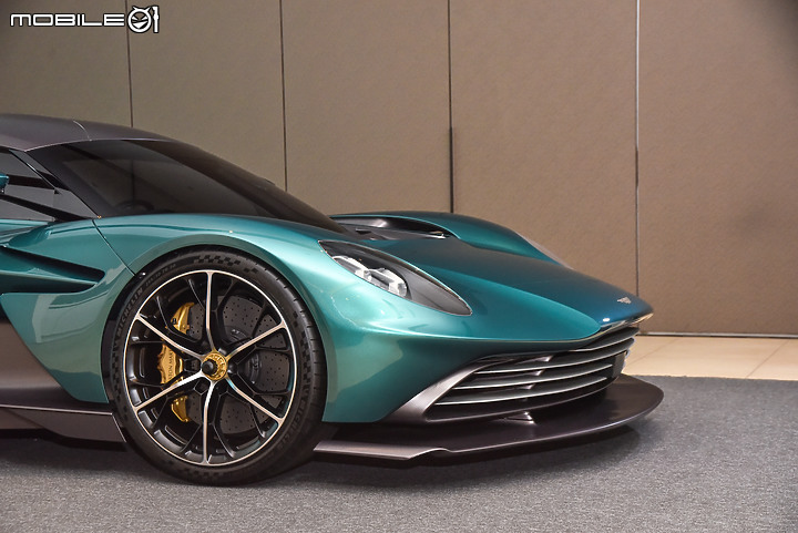 【採訪】Aston Martin新世代油電超跑Valhalla抵台亮相,限量身份自4200萬元起!