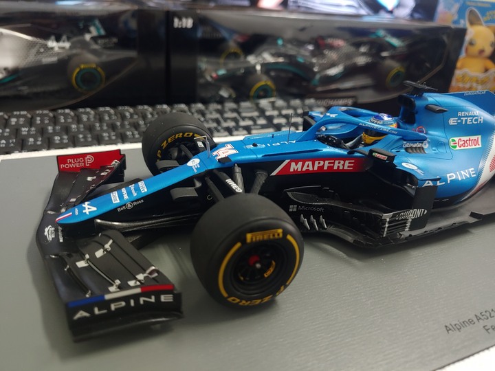 [開箱]1/18 SPARK ALPINE F1  TEAM  A521 FERNANDO ALONSO 2021