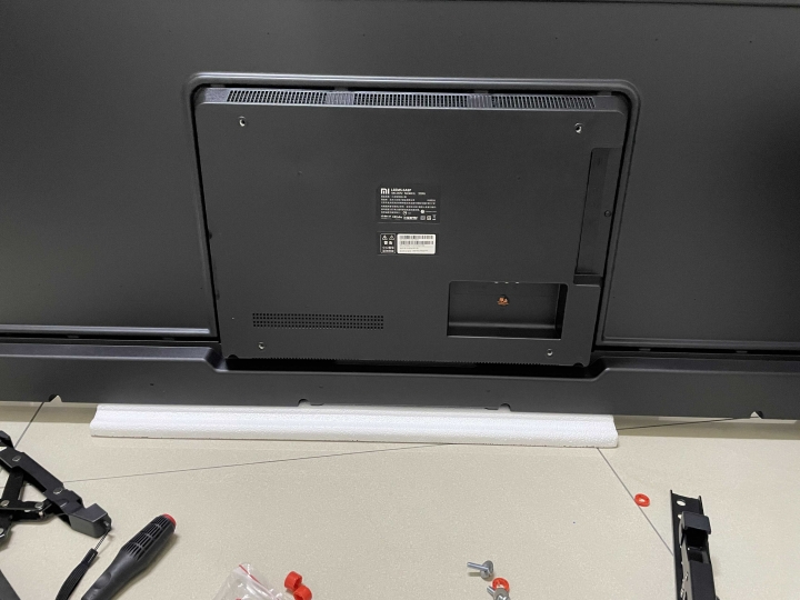 小米智慧型顯示器65吋電視壁掛