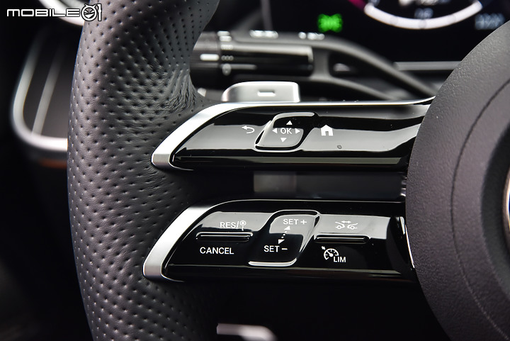 車主來開箱｜Mercedes-Benz New C300試駕｜動力、科技、顏值一次滿足！