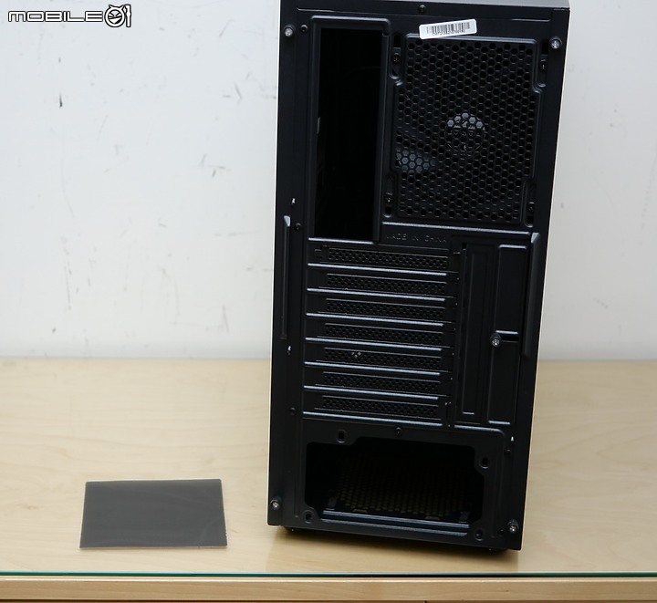 點我看大圖 前置 I/O 全漢 FSP 靜音入門款 CMT213S 開箱