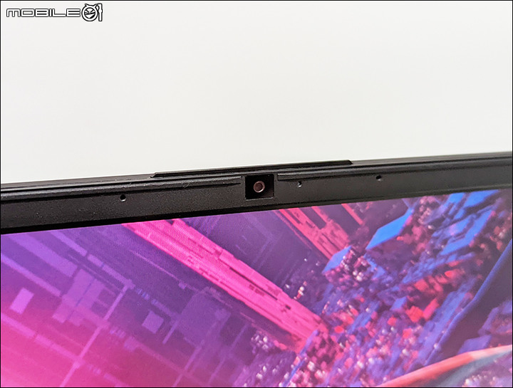 點我看大圖 快速開箱:ROG Zephyrus S17 GX703HR