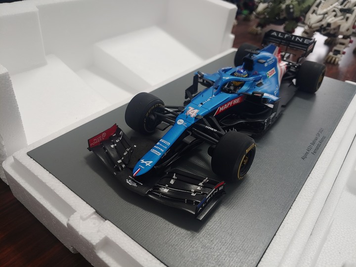 [開箱]1/18 SPARK ALPINE F1  TEAM  A521 FERNANDO ALONSO 2021
