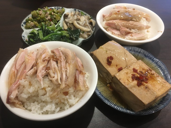 [食記] 好吃雞片飯，台灣台北，香Q好吃的美味雞片飯！