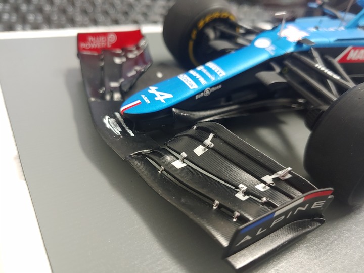 [開箱]1/18 SPARK ALPINE F1  TEAM  A521 FERNANDO ALONSO 2021