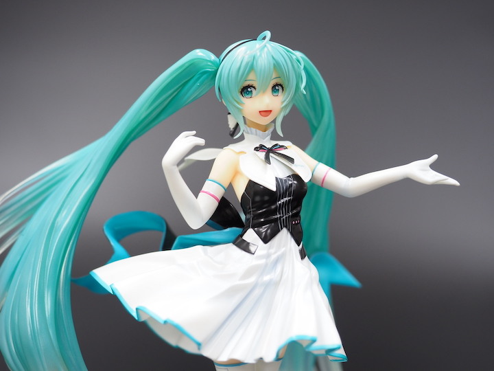 GSC 1/8 初音未來 Symphony 2019 Ver. 白潔高雅之作