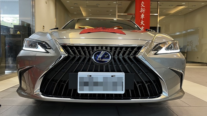 油電車的美好-享受寧靜:ux250h與es300h購車分享