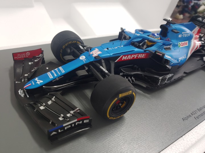 [開箱]1/18 SPARK ALPINE F1  TEAM  A521 FERNANDO ALONSO 2021