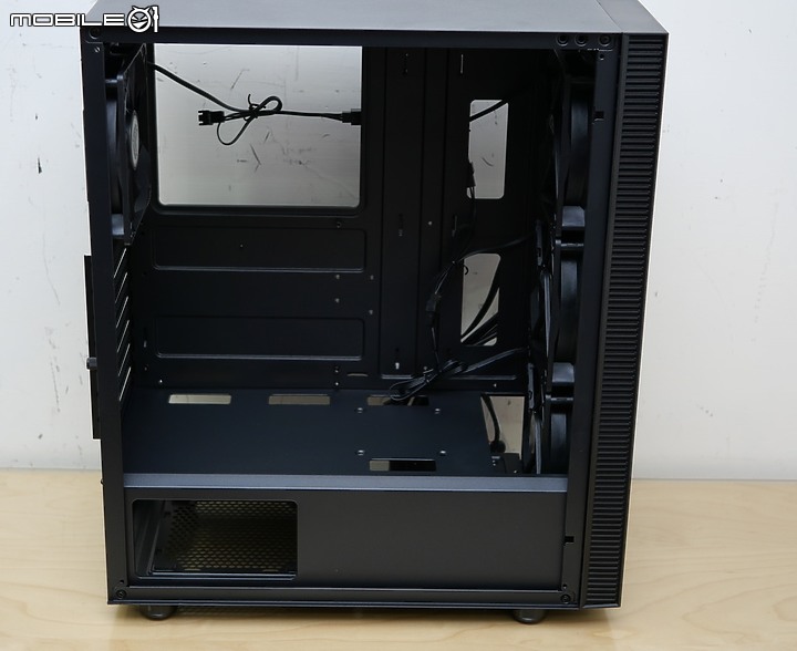 點我看大圖 前置 I/O 全漢 FSP 靜音入門款 CMT213S 開箱