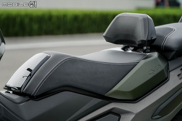 【採訪】導入 TCS 還配電動風鏡！KYMCO 超級跑旅 AK550 大改款 AK550 ST 正式發表！三輪重機 CV3 同場展出！