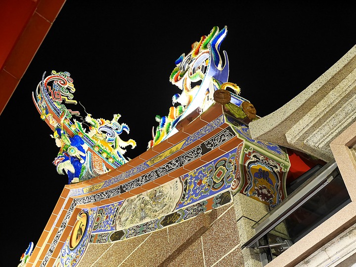 旗津天后宮｜高雄港旗鼓渡輪 — 打狗第一座媽祖廟，348歲重啟廟門，外掛旗鼓渡輪暮色