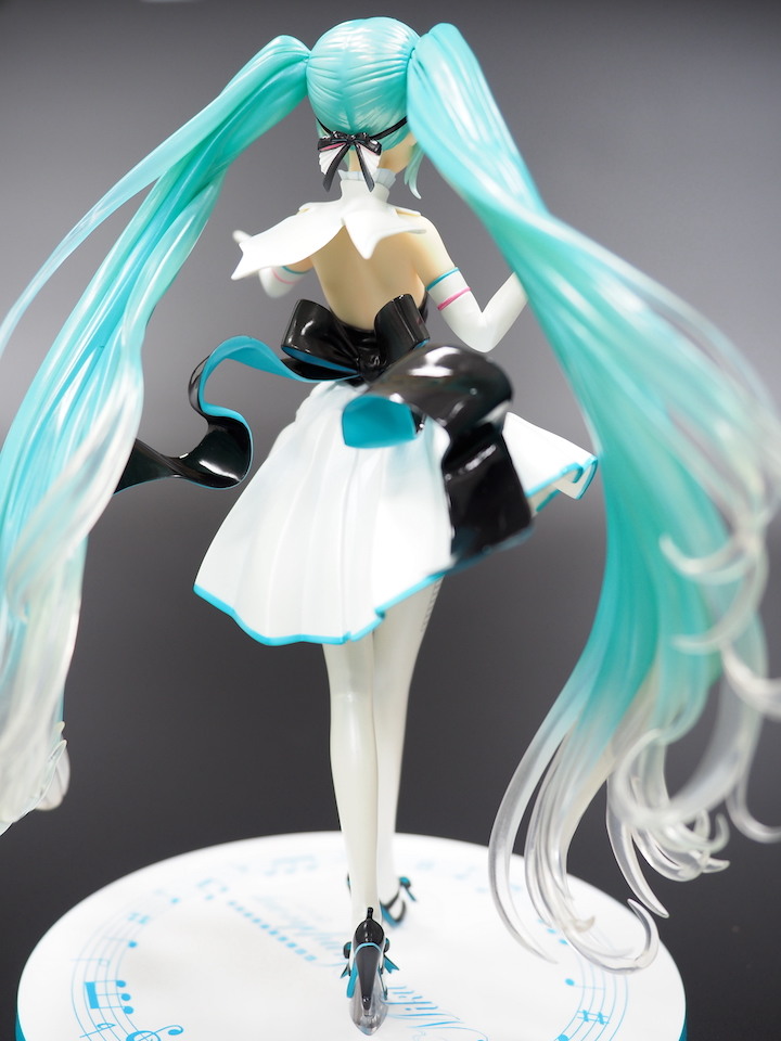 GSC 1/8 初音未來 Symphony 2019 Ver. 白潔高雅之作