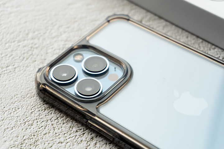 SwitchEasy魚骨牌推出iPhone 13 Odyssey保護殼+掛繩 外出單手輕鬆拿、輕鬆用iPhone