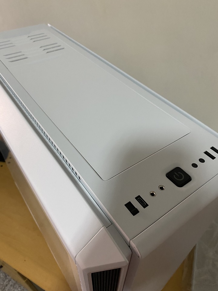 be quiet! SILENT BASE 802 Window White 靜音機殼，簡易開箱
