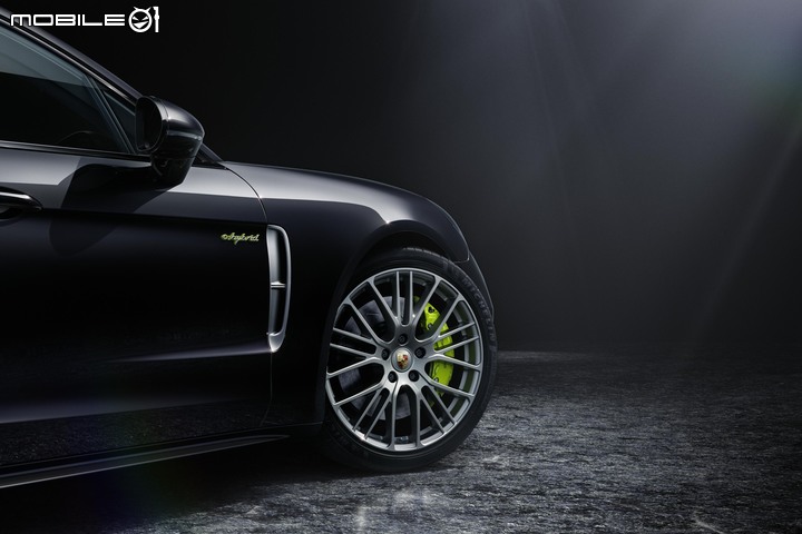【國內新訊】Porsche發表「Panamera白金版」車型,升級多項配備建議售價自601萬元起!