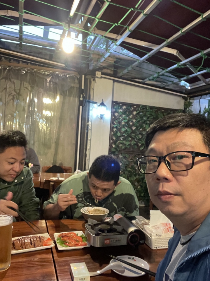 碗縫哥之說走就走上海行….不行1