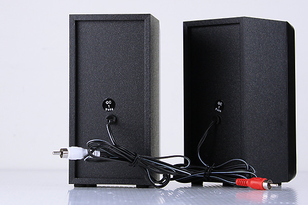 下沉式重低音砲玩Game帶勁夠力，J-S 淇譽 JY-3085三件式RGB電競音箱組【開箱分享】
