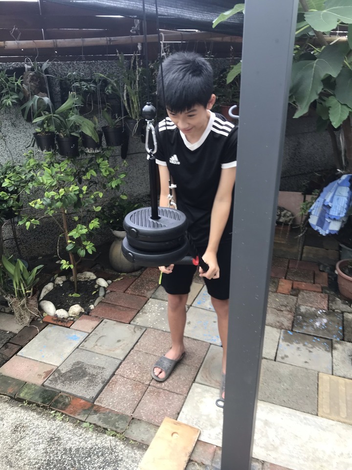 只是重做遮雨棚而已