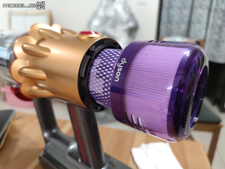 點我看大圖 金A試用| Dyson V12 Detect Slim Absolute Extra 無線吸塵器 | 髒髒現身無所遁形