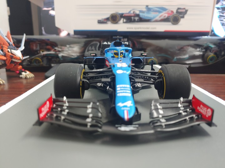 [開箱]1/18 SPARK ALPINE F1  TEAM  A521 FERNANDO ALONSO 2021