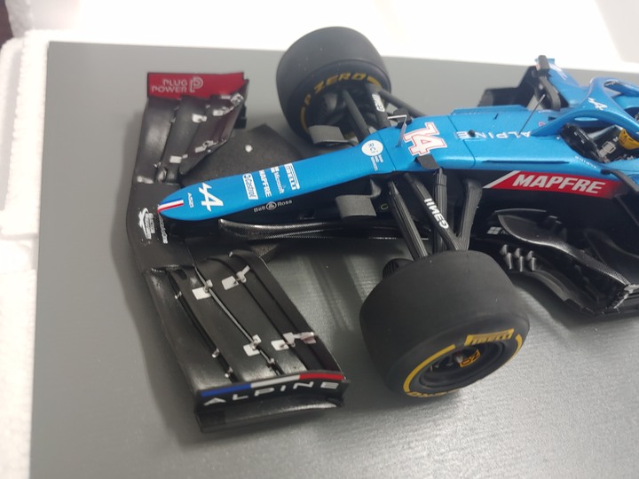 [開箱]1/18 SPARK ALPINE F1  TEAM  A521 FERNANDO ALONSO 2021