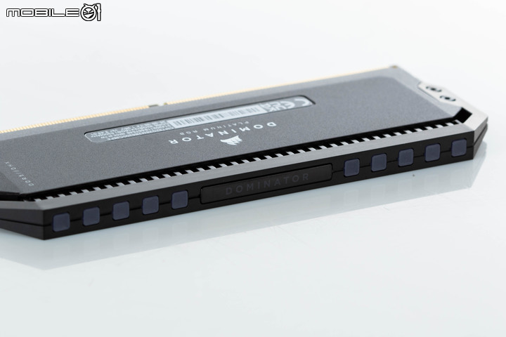 DDR5 記憶體首波效能來襲 CORSAIR DOMINATOR PLATINUM RGB DDR5 記憶體 VIP 套組開箱實測