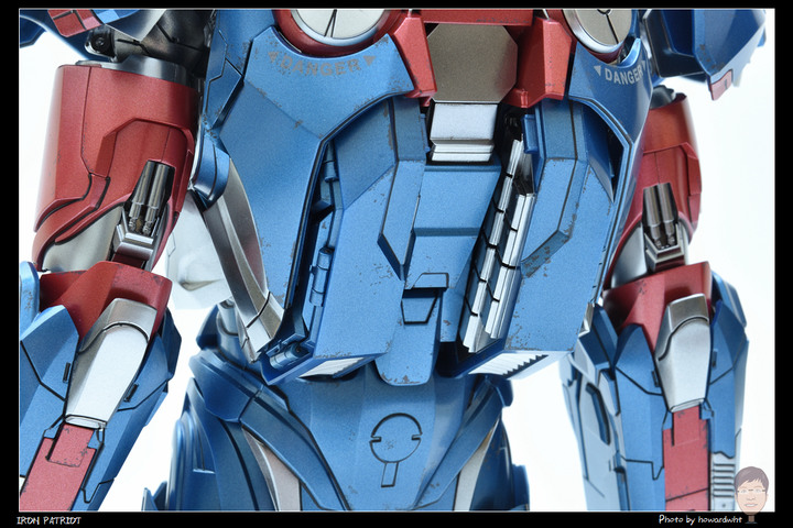 【開箱】行動軍火庫 ~ Hot Toys - 終局之戰 鋼鐵愛國者