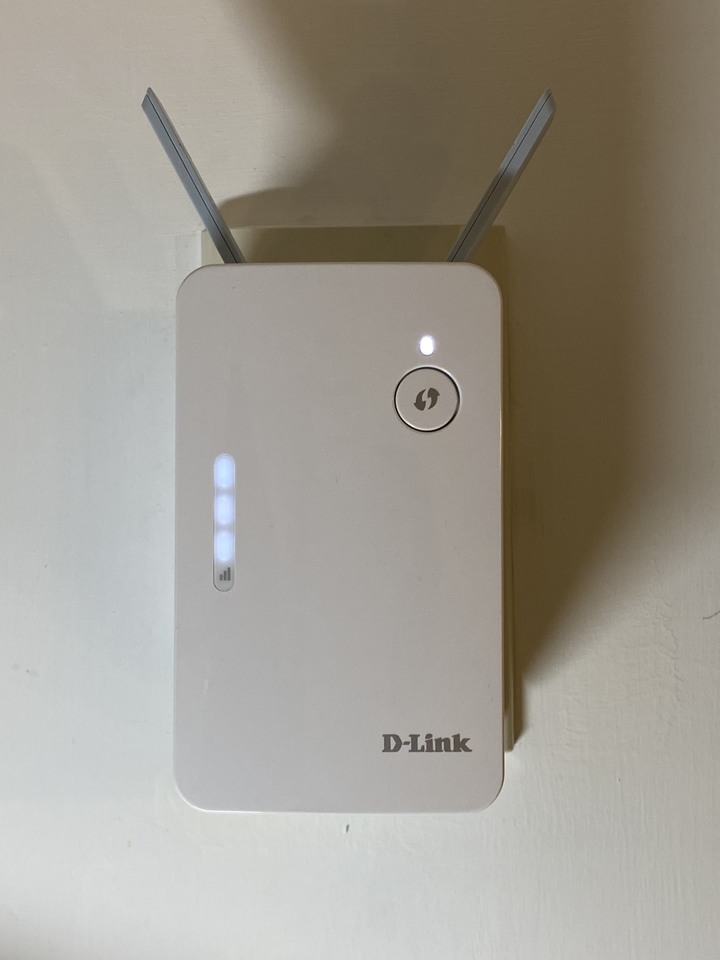 點我看大圖 更上一層樓 打破空間的障礙 D-Link E15 無線延伸器