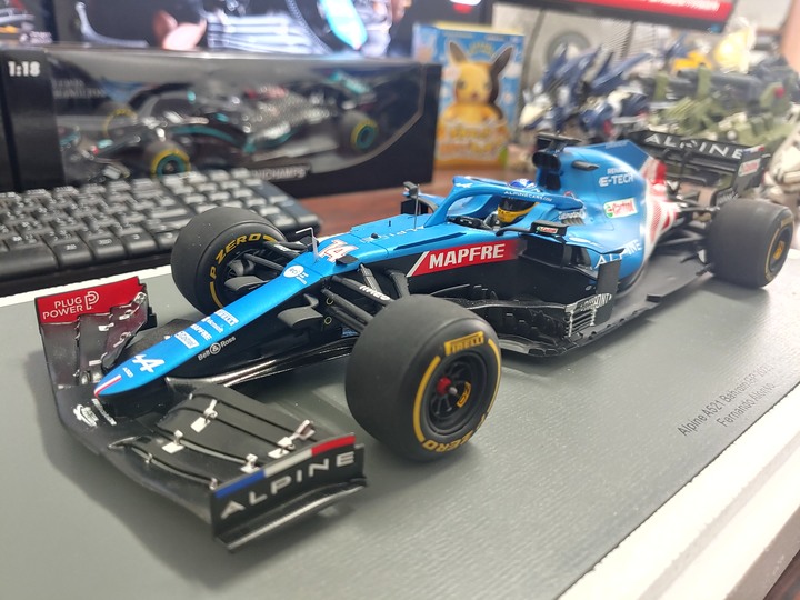 [開箱]1/18 SPARK ALPINE F1  TEAM  A521 FERNANDO ALONSO 2021