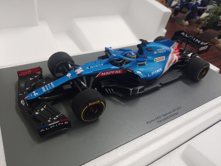 [開箱]1/18 SPARK ALPINE F1  TEAM  A521 FERNANDO ALONSO 2021