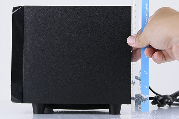 下沉式重低音砲玩Game帶勁夠力，J-S 淇譽 JY-3085三件式RGB電競音箱組【開箱分享】