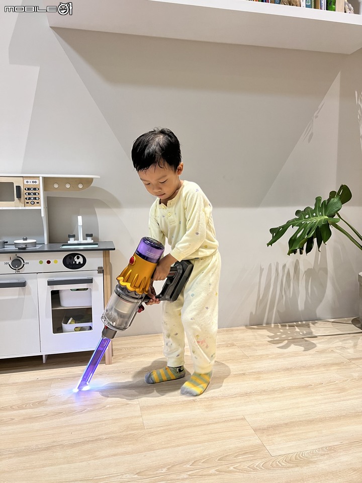 【開箱】 職業婦女、優質老公的好捧油 Dyson V12 Detect Slim Total Clean 無線吸塵器