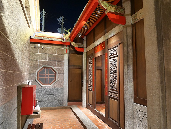 旗津天后宮｜高雄港旗鼓渡輪 — 打狗第一座媽祖廟，348歲重啟廟門，外掛旗鼓渡輪暮色
