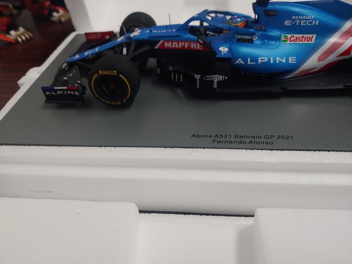 [開箱]1/18 SPARK ALPINE F1  TEAM  A521 FERNANDO ALONSO 2021
