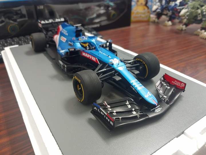 [開箱]1/18 SPARK ALPINE F1  TEAM  A521 FERNANDO ALONSO 2021