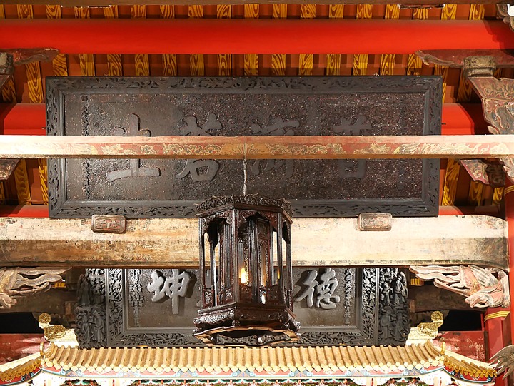 旗津天后宮｜高雄港旗鼓渡輪 — 打狗第一座媽祖廟，348歲重啟廟門，外掛旗鼓渡輪暮色