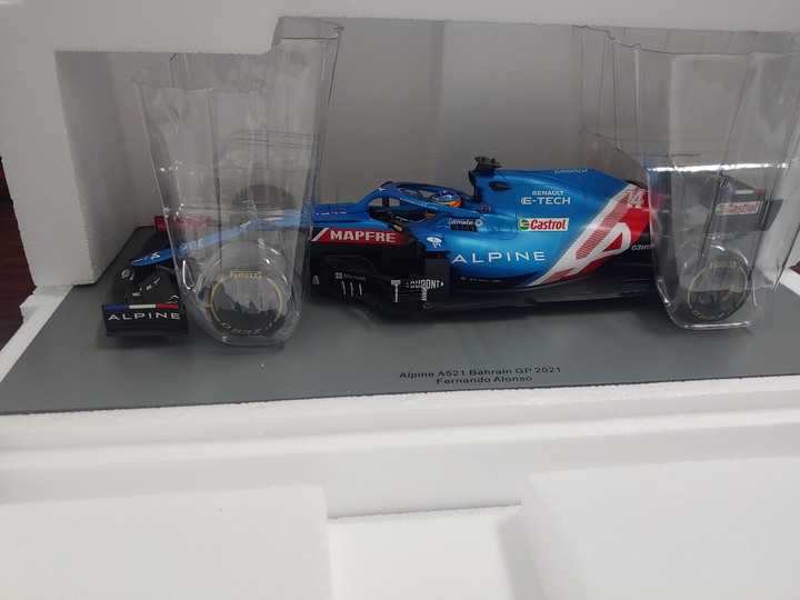 [開箱]1/18 SPARK ALPINE F1  TEAM  A521 FERNANDO ALONSO 2021